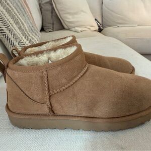 UGG Classic Ultra Mini Boots • Chestnut • Women’s Size 9